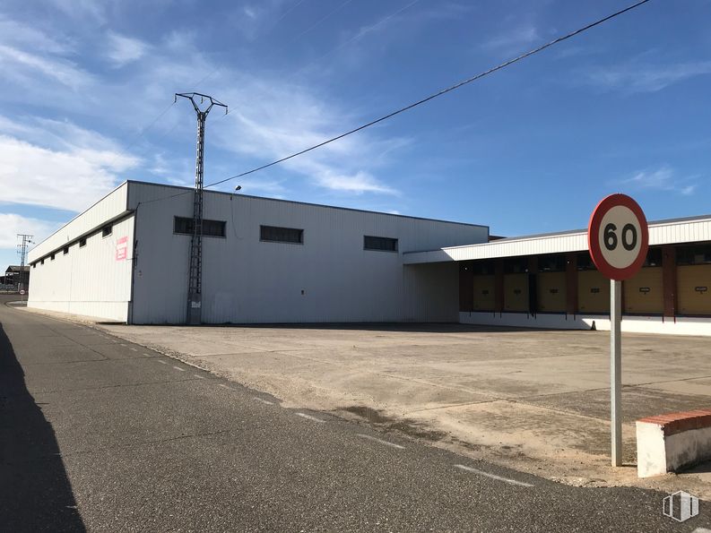 Industrial for sale at Carretera Madrid - Toledo, 57, Olías del Rey, Toledo, 45280 with traffic sign, building, cloud, sky, land lot, asphalt, electricity, landscape, road surface and real estate around