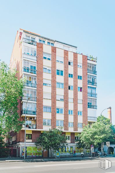 Local en venta en Calle Gasómetro, Arganzuela, Madrid, 28005 con edificio, cielo, durante el día, propiedad, ventana, árbol, bloque de pisos, planta, diseño urbano y arquitectura alrededor