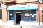 Retail for rent at Zona Sur, Ávila, 05003 with door, composite material, awning, commercial building, glass, brick, sidewalk and restaurant around