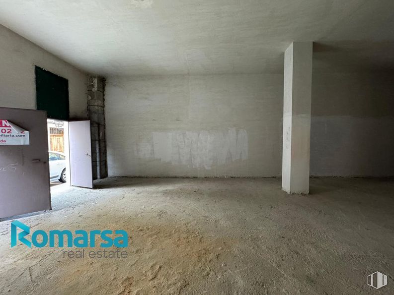 Local en venta en Calle Alhóndiga, Piedrahíta, Ávila, 05500 con propiedad, suelos, suelo, accesorio, madera, hall, material compuesto, techo, hormigón y tintes y matices alrededor