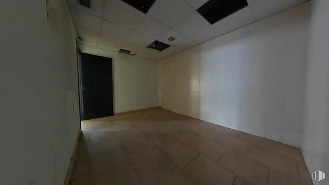 Nave en venta en Calle Cincel, Rivas-Vaciamadrid, Madrid, 28529 con puerta, madera, hall, accesorio, suelo, suelos, techo, hormigón, espacio y material compuesto alrededor