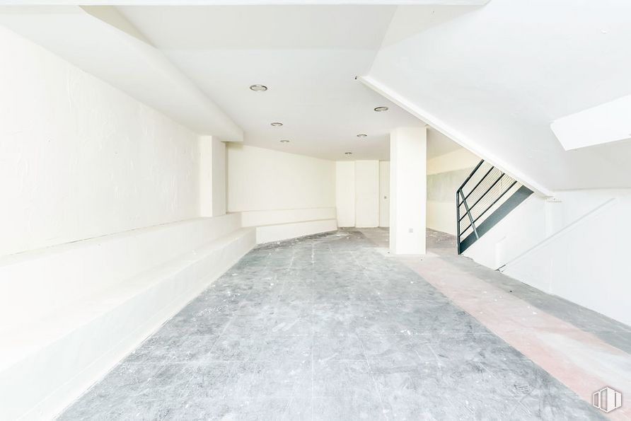 Local en venta en Paseo Estación, Ciempozuelos, Madrid, 28350 con edificio, accesorio, gris, piso, suelo, material compuesto, pasillo, casa, madera y techo alrededor