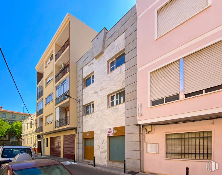 Oficina en alquiler en Calle Ángel Martín Puebla, 30, Guadalajara, 19001 con ventana, edificio, cielo, accesorio, diseño urbano, edificio comercial, bloque de pisos, barrio residencial, propiedad material y ciudad alrededor