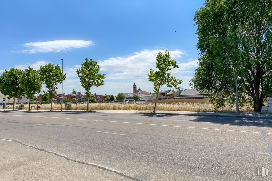 Land for sale at Calle Francia, 9, Meco, Madrid, 28880 with sky, cloud, plant, road surface, asphalt, tree, shade, land lot, plain and thoroughfare around