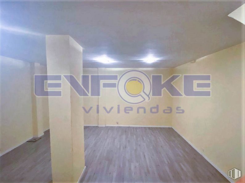 Local en venta en Calle Corregidor Juan Francisco de Luján, Moratalaz, Madrid, 28030 con alumbrado, edificio, madera, suelos, suelo, tinte para madera, rectángulo, madera dura, fuente y pintura alrededor