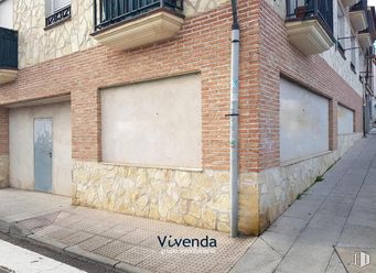 Local en venta en Centro, Humanes de Madrid, Madrid, 28970 con puerta, propiedad, ventana, superficie de la carretera, albañilería, madera, arquitectura, ladrillo, suelos y barrio alrededor