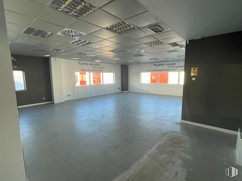 Oficina en alquiler en Calle Eratóstenes, 5, Getafe, Madrid, 28906 con edificio, pasillo, accesorio, diseño de interiores, piso, suelo, techo, casa, espacio y vidrio alrededor