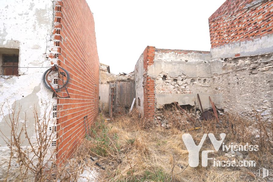 Suelo en venta en Calle Mediodía, 14, Cabañas de la Sagra, Toledo, 45592 con ventana, pared, ladrillo, albañilería, marrón, material compuesto, material de construcción, ruinas, escombros y mortero alrededor