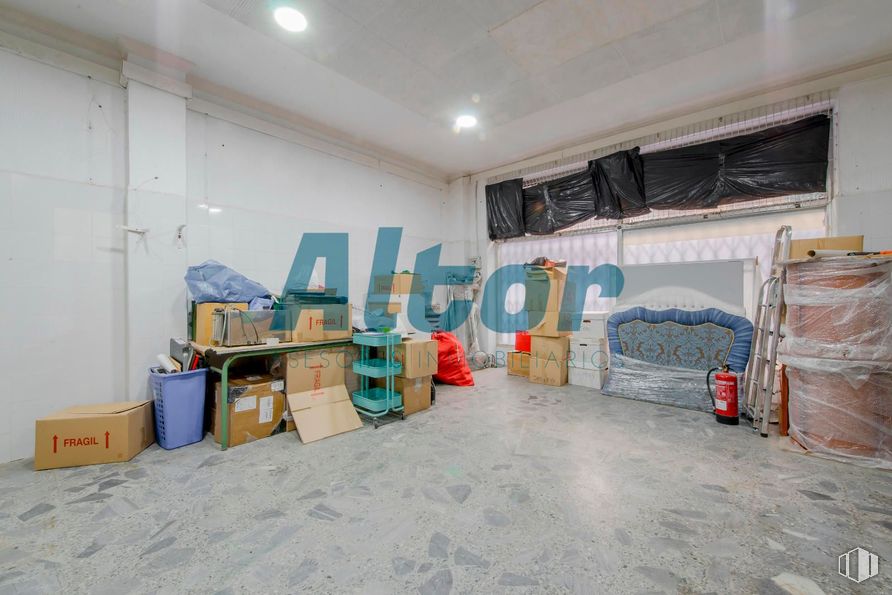 Local en venta en Zona Fuente del Berro, Salamanca, Madrid, 28028 con caja de envío, caja, suelo, suelos, techo, envases de cartón, hall y escayola alrededor