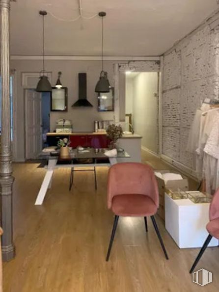 Oficina en alquiler en Calle Fernando VI, Centro, Madrid, 28004 con silla, lámpara, alumbrado, propiedad, madera, interiorismo, suelo, mesa, suelos y madera dura alrededor