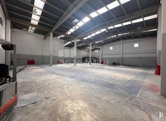 Industrial for rent at Avenida Industria, Coslada, Madrid, 28820 with asphalt, floor, flooring, composite material, concrete, hall, ceiling, metal, event and steel around