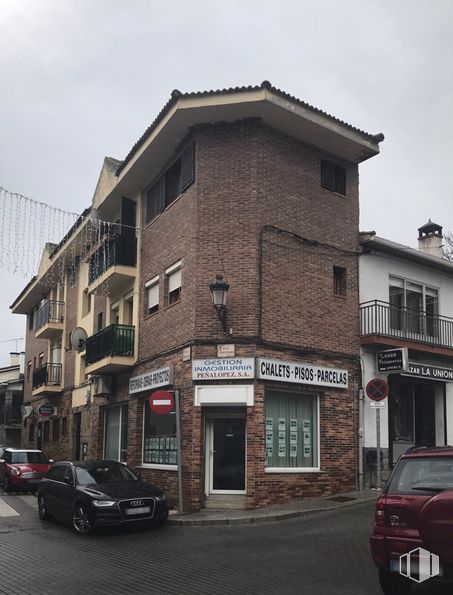 Local en venta en Calle Peña Hoyuela, 2, El Boalo, Madrid, 28413 con coche, vehículo terrestre, rueda, neumático, ventana, cielo, vehículo, edificio, luz de estacionamiento y matrícula del vehículo alrededor