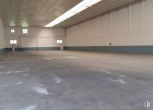 Industrial for rent at Zona industrial, Villaverde, Madrid, 28021 with light fixture, lighting, building, hall, house, flooring, wood, floor, asphalt and parking around