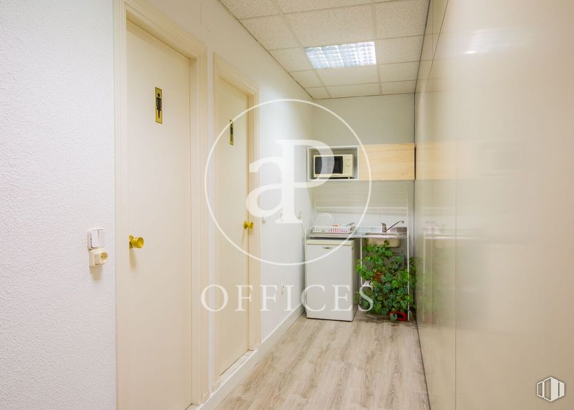 Oficina en venta en Zona Hortaleza, Hortaleza, Madrid, 28043 con planta de interior, alumbrado, edificio, accesorio, madera, pavimento, planta, piso, casa y puerta alrededor