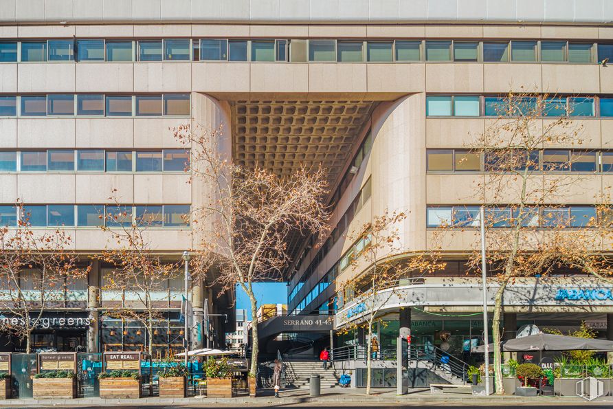 Oficina en alquiler en Calle Serrano, 41-45, Salamanca, Madrid, 28001 con ventana, edificio, arquitectura, diseño urbano, fachada, área metropolitana, edificio comercial, ciudad, bloque de pisos y zona urbana alrededor