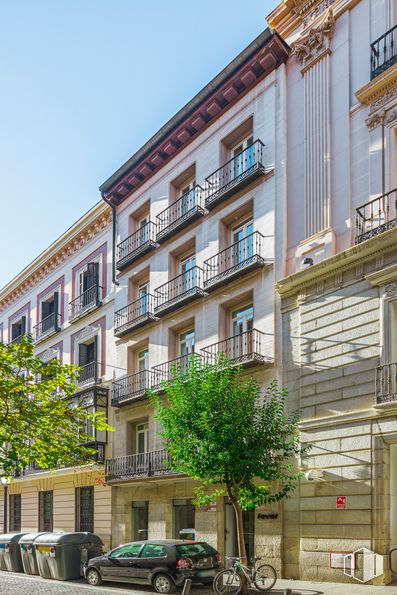 Oficina en alquiler en Calle Santa Catalina, 4, Centro, Madrid, 28014 con coche, rueda, neumático, edificio, ventana, cielo, vehículo, condominio, diseño urbano y árbol alrededor