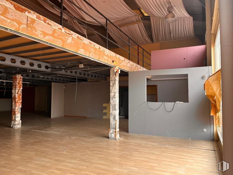 Industrial for sale & for rent at Calle Sol, Arganda del Rey, Madrid, 28500 with light fixture, wood, interior design, floor, hall, flooring, building, hardwood, ceiling and event around