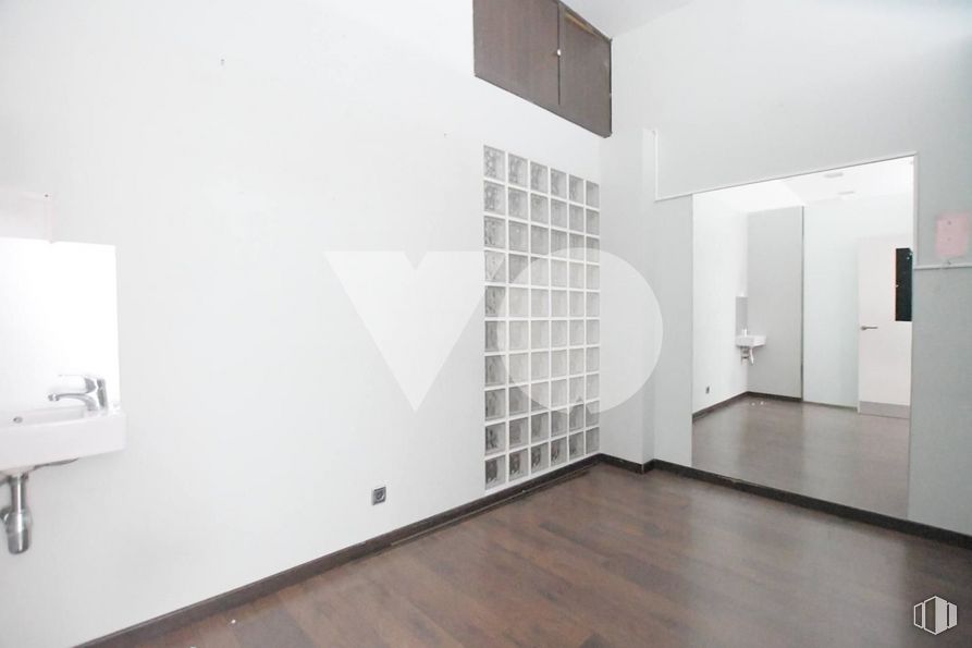 Local en venta en Calle Virgen de la Paloma, Torrejón de Ardoz, Madrid, 28850 con persiana de la ventana, edificio, madera, gris, suelos, suelo, hall, pared, inmobiliario y accesorio alrededor