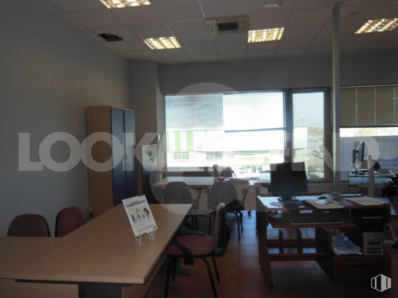 Office for sale at Calle Río Jarama, 132, Toledo, 45006 with table, chair, furniture, window, fixture, interior design, building, flooring, ceiling and desk around