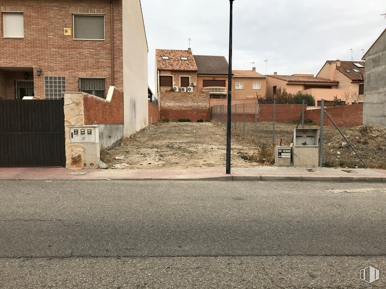 Suelo en venta en Calle Archipiélago Cabrera, 14, Ciempozuelos, Madrid, 28350 con edificio, ventana, cielo, planta, luz de la calle, superficie de carretera, lote de tierra, asfalto, casa y puerta alrededor