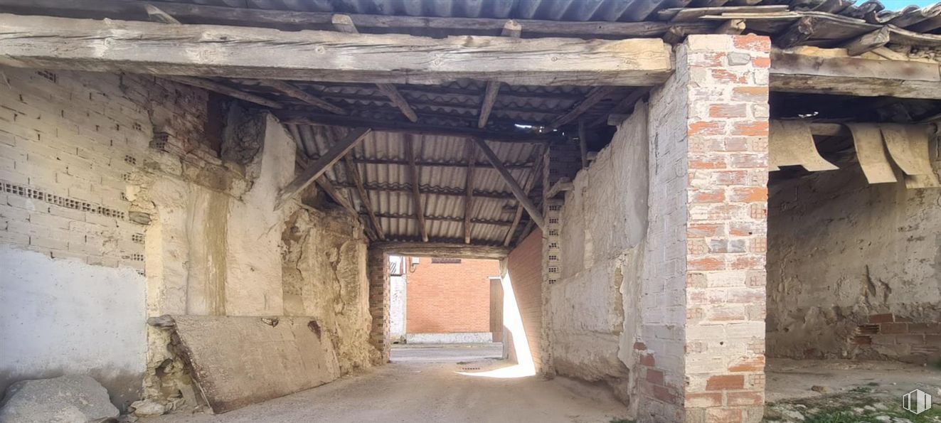 Nave en venta en Casco urbano, Cedillo del Condado, Toledo, 45214 con madera, accesorio, material de construcción, casa, hormigón, material compuesto, ladrillo, arco, historia antigua y columna alrededor