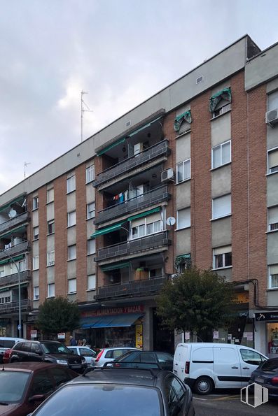 Local en venta en Calle Serena, 5, Leganés, Madrid, 28915 con camioneta, coche, edificio, luz de estacionamiento automotriz, vehículo terrestre, cielo, neumático, vehículo, nube y ventana alrededor