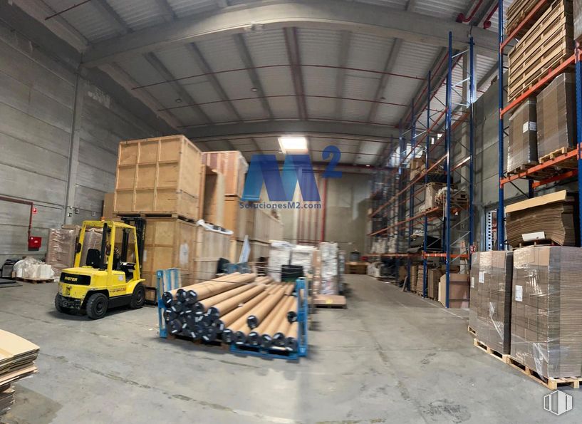 Industrial for rent at Polígono de Madrid, San Fernando de Henares, Madrid, 28830 with warehouse, inventory, forklift, floor, industry, machine, building material, engineering, metal and factory around