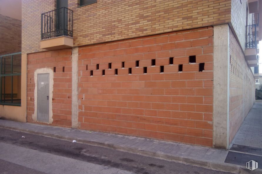 Local en alquiler y venta en Calle Teruel, 1, Pantoja, Toledo, 45290 con ventana, superficie de carretera, madera, albañilería, asfalto, ladrillo, material compuesto, fachada, acera y material de construcción alrededor