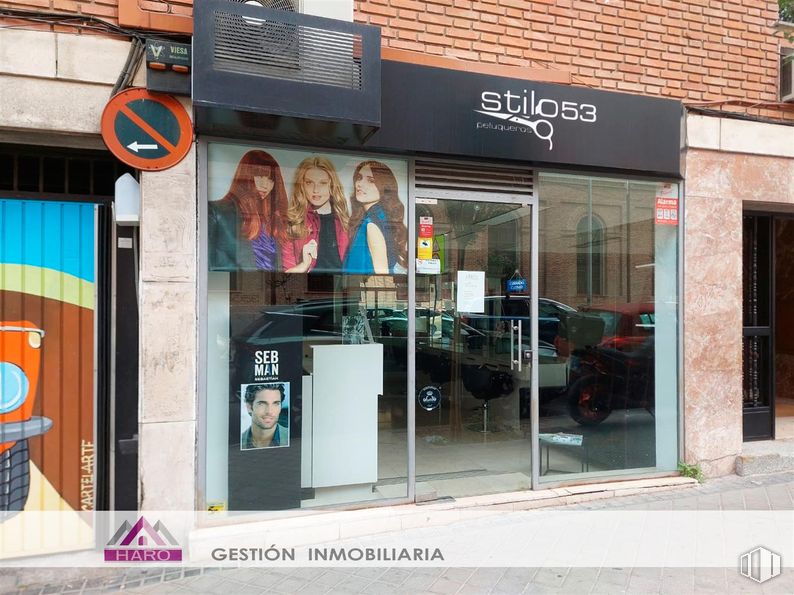 Local en venta en Calle Ponzano, 72, Chamberí, Madrid, 28003 con propiedad, fachada, inmobiliario, puerta, venta al por menor, edificio, toldo, traje, señalización y publicidad alrededor