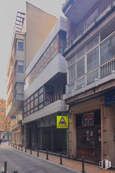 Retail for sale & for rent at Calle Sol, 3, Talavera de la Reina, Toledo, 45600 with building, property, window, house, urban design, door, neighbourhood, residential area, facade and condominium around