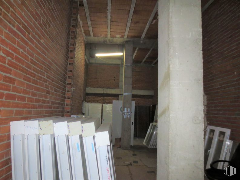 Local en venta en Calle Ribera de los Curtidores, 26, Centro, Madrid, 28005 con madera, suelo, material de construcción, madera, gas, material compuesto, casa, viga, madera contrachapada y albañilería alrededor