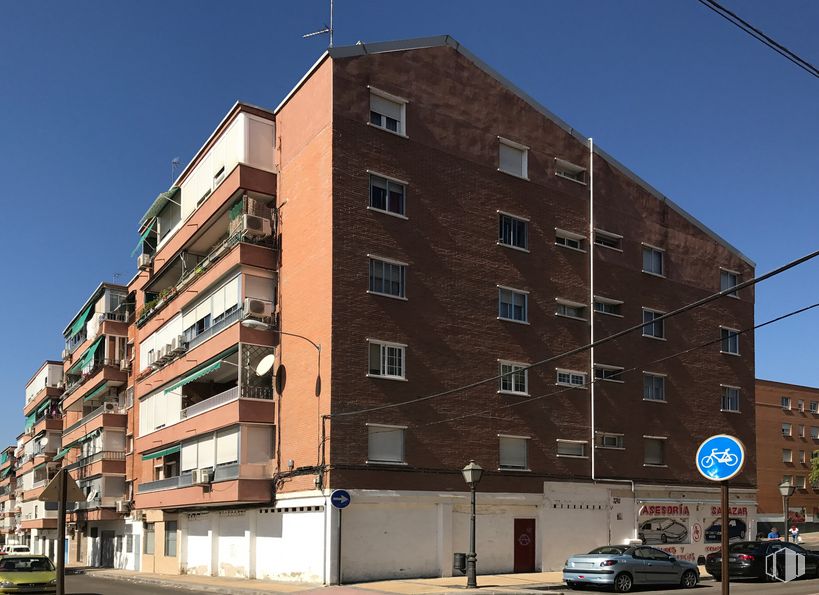 Local en alquiler en Avenida Villaviciosa, 9, Alcorcón, Madrid, 28922 con coche, edificio, cielo, ventana, neumático, rueda, vehículo, luz de la calle, bloque de torre y condominio alrededor