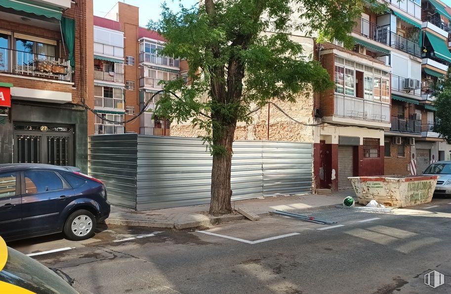 Suelo en venta en Calle Calero Pita, 29, Puente de Vallecas, Madrid, 28053 con neumático, coche, rueda, edificio, ventana, propiedad, vehículo, infraestructura, superficie de la carretera y asfalto alrededor