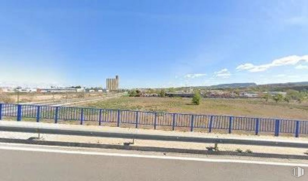 Land for sale at Carretera Marchamalo, 4, Guadalajara, 19004 with bridge, sky, cloud, plant, land lot, asphalt, fence, road surface, plain and landscape around