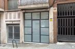 Industrial for rent at Calle Morando, 6, Tetuán, Madrid, 28029 with window, door, fixture, architecture, wood, facade, brick, gas, city and road surface around