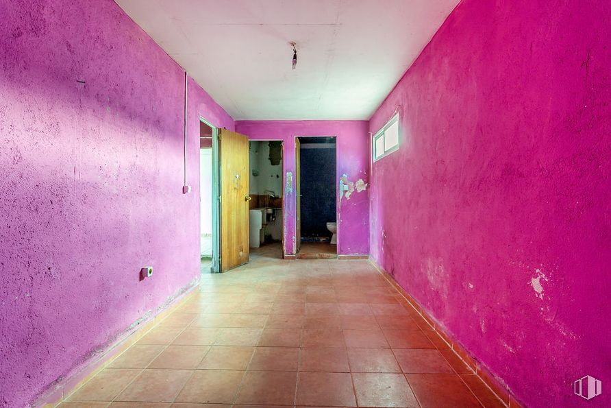 Land for sale at Zona M-542, Cadalso de los Vidrios, Madrid, 28640 with purple, door, pink, violet, magenta, flooring, tints and shades, ceiling, symmetry and brick around