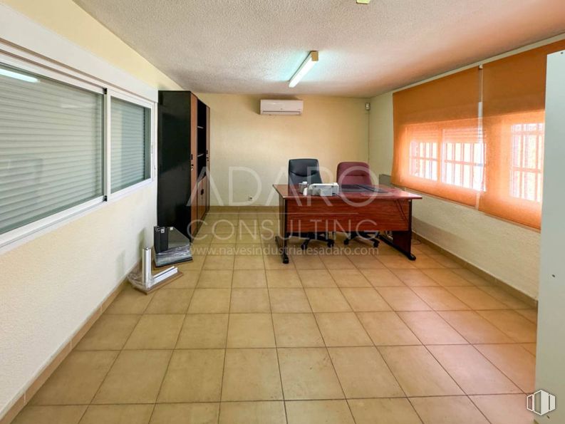 Industrial for sale at Calle Almería, Humanes de Madrid, Madrid, 28970 with desk, window blind, light fixture, chair, window, table, flooring, floor, interior design and furniture around