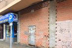 Retail for rent at Avenida Juan Carlos I, 56, Talavera de la Reina, Toledo, 45600 with door, brick, architecture, brickwork, font, wood, facade, sidewalk, city and road around