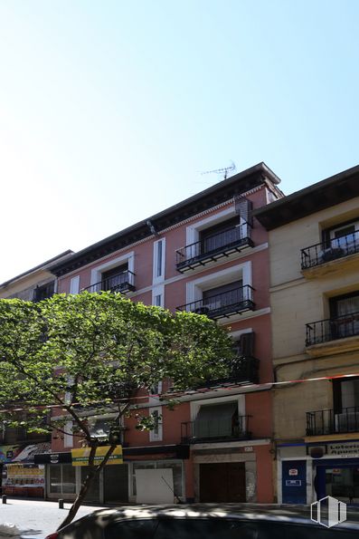 Local en alquiler y venta en Calle Pez, 23, Centro, Madrid, 28004 con edificio, ventana, cielo, árbol, diseño urbano, condominio, área residencial, casa, fachada y planta alrededor