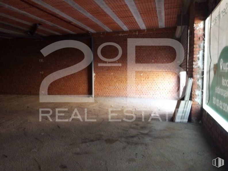 Local en venta en Casco urbano, Consuegra, Toledo, 45700 con suelo, madera, fuente, suelos, tintes y matices, techo, hormigón, señalización, material compuesto y material de construcción alrededor