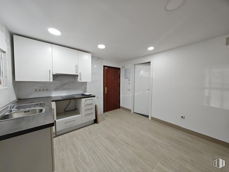 Local en venta en La Fortuna, Leganés, Madrid, 28917 con puerta, fregadero, ebanistería, encimera, edificio, aparato de cocina, cocina, alumbrado, madera y accesorio alrededor