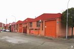 Industrial for rent at Calle Grecia, 28, Alcalá de Henares, Madrid, 28802 with door, house, sky, street light, building, road surface, asphalt, vehicle, tree and wheel around