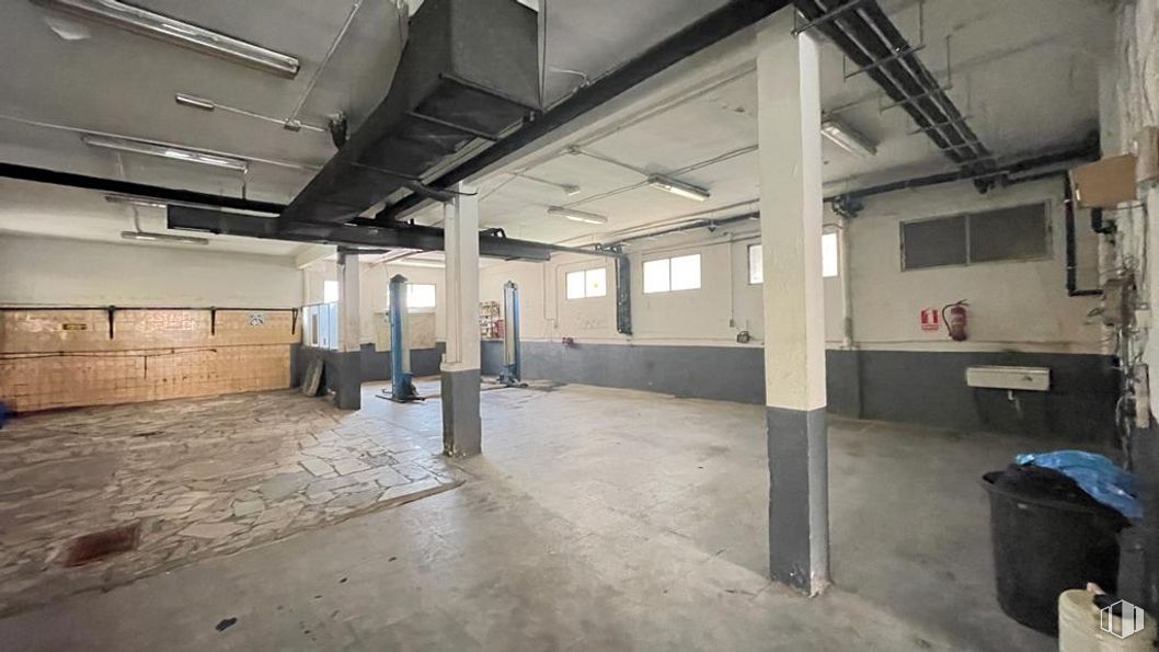 Local en venta en Avenida Logroño, 154, Barajas, Madrid, 28042 con ebanistería, contenedor de basura, suelos, suelo, contención de residuos, gas, hall, material compuesto, techo y hormigón alrededor