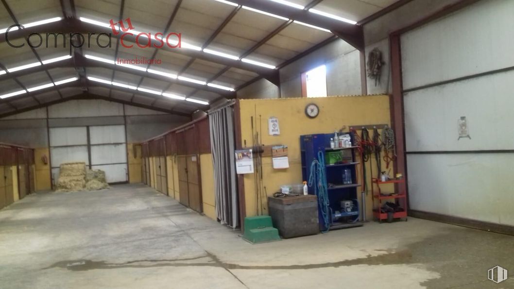 Industrial for sale at Calle Eras, Espirdo, Segovia, 40191 with wood, floor, flooring, ceiling, hardwood, plywood, warehouse, wood stain, building material and plank around