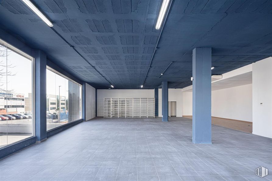 Retail for rent at Avenida Industria, 37, Alcobendas, Madrid, 28108 with light fixture, lighting, building, hall, shade, flooring, floor, facade, wood and window around