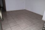 Local en venta en Avenida Bucaramanga, Hortaleza, Madrid, 28033 con suelo de baldosas, accesorio, madera, piso, rectángulo, suelo, pared, material compuesto, madera y gas alrededor