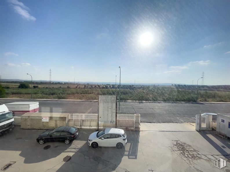 Nave en alquiler en Zona Getafe, Getafe, Madrid, 28906 con coche, cielo, nube, vehículo terrestre, vehículo, rueda, neumático, asfalto, vehículo de motor y neumático de automoción alrededor