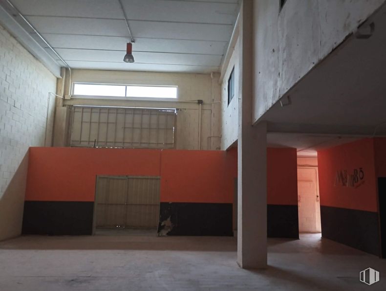 Industrial for sale at Zona industrial, Colmenar Viejo, Madrid, 28770 with door, wall, flooring, floor, ceiling, composite material, concrete, building material, wood stain and paint around