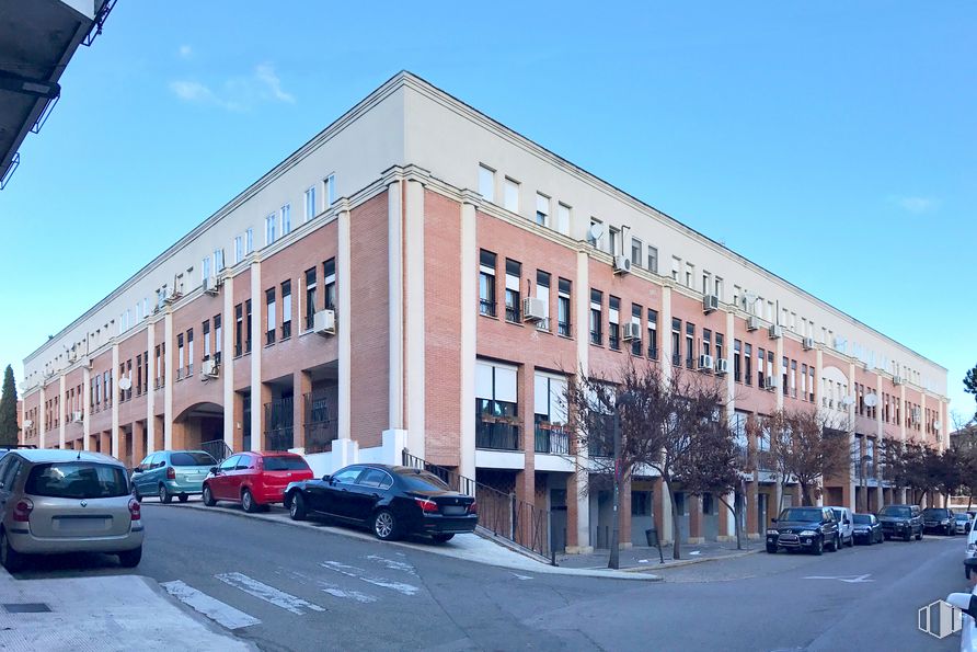 Local en alquiler en Calle El Santo, 3, Azuqueca de Henares, Guadalajara, 19200 con coche, edificio, rueda, neumático, vehículo terrestre, cielo, vehículo, propiedad, ventana y infraestructura alrededor