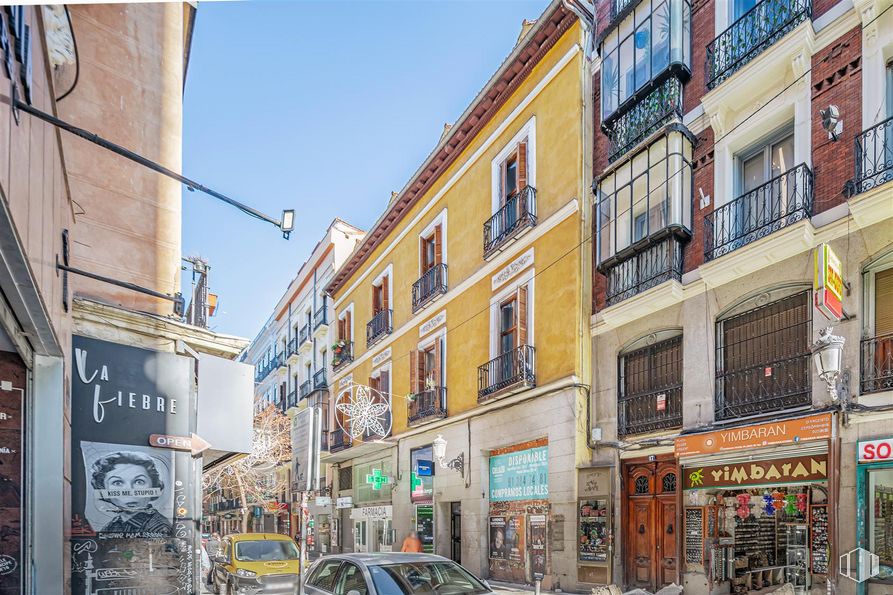 Local en alquiler y venta en Calle Príncipe, Centro, Madrid, 28012 con coche, edificio, ventana, cielo, durante el día, vehículo, rueda, matrícula del vehículo, diseño urbano y pared alrededor